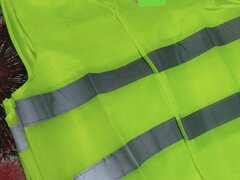 Veste reflectorizante simple sau personalizate